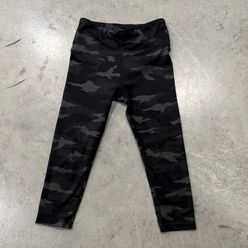 Athleta Girl high rise chit chat capri leggings